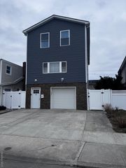 45 Kildare Road, Island Park, NY 11558