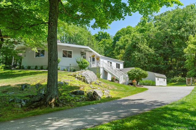 12 Raymond Road, North Salem, NY 10560