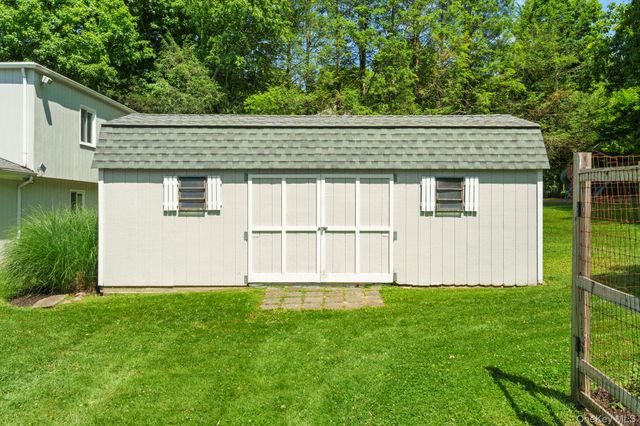 12 Raymond Road, North Salem, NY 10560