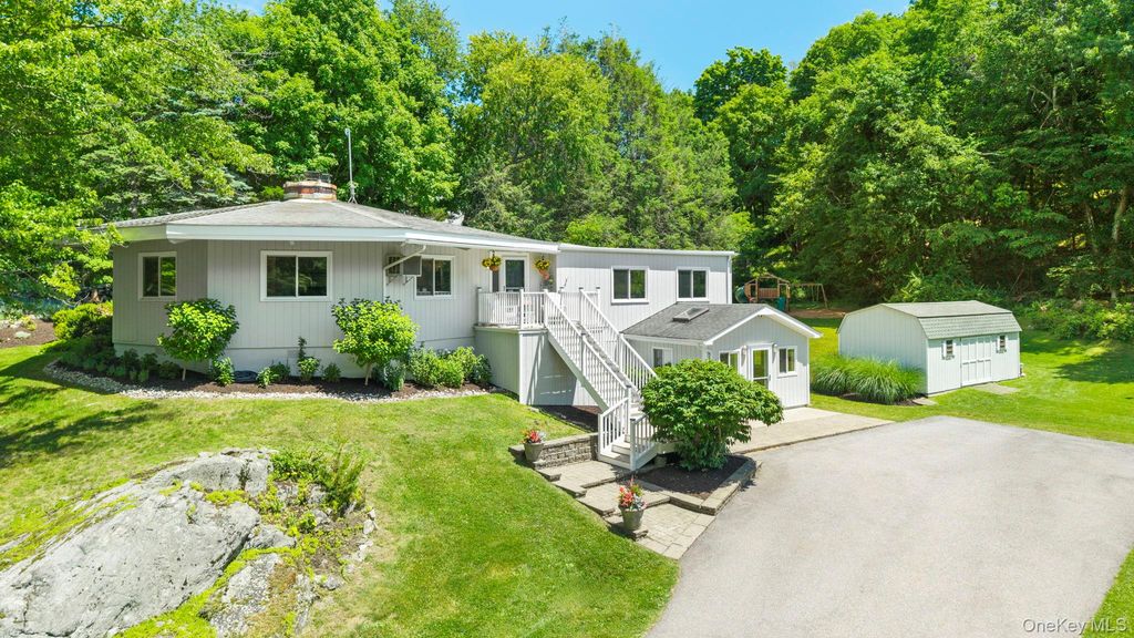 12 Raymond Road, North Salem, NY 10560
