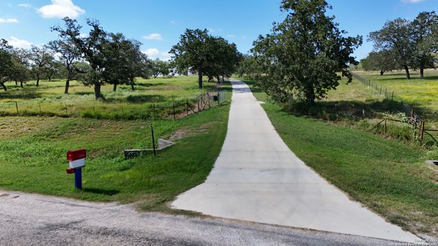 21.16 1951 Dowdy Rd, Seguin, TX 78155