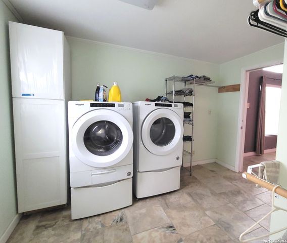 21.16 1951 Dowdy Rd, Seguin, TX 78155