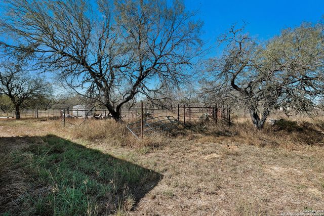 21.16 1951 Dowdy Rd, Seguin, TX 78155