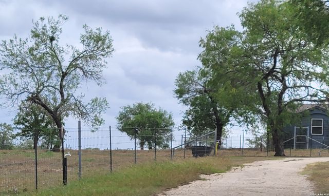 21.16 1951 Dowdy Rd, Seguin, TX 78155