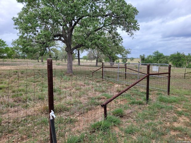 21.16 1951 Dowdy Rd, Seguin, TX 78155