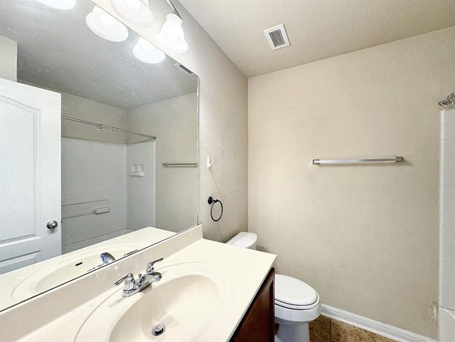 338 trestle tree AB, San Marcos, TX 78666