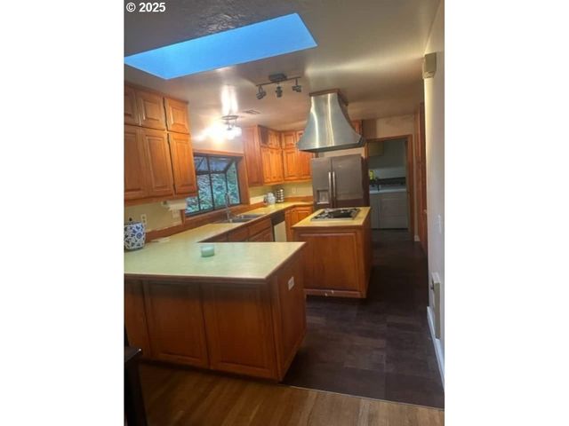 18100 BRYANT Rd, Lake Oswego, OR 97034