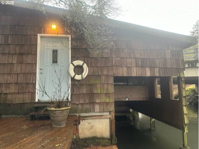 18100 BRYANT Rd, Lake Oswego, OR 97034