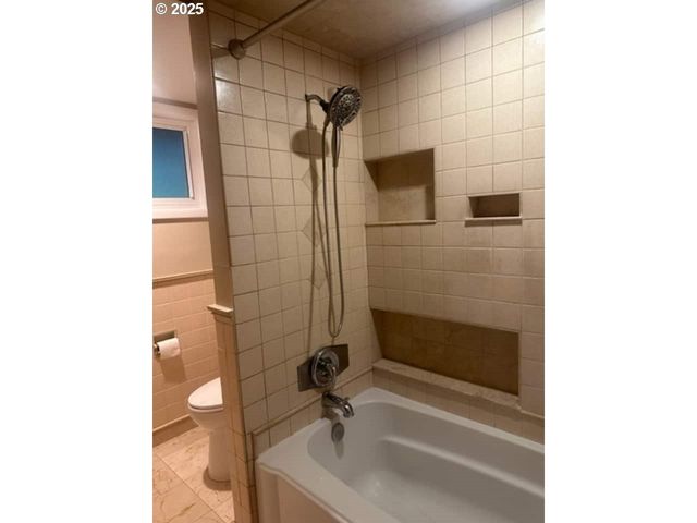 18100 BRYANT Rd, Lake Oswego, OR 97034