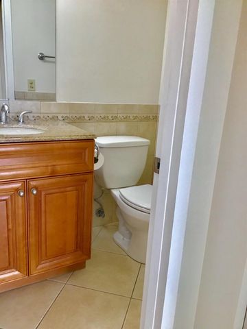 2035 Exeter B 2035, Boca Raton, FL 33434