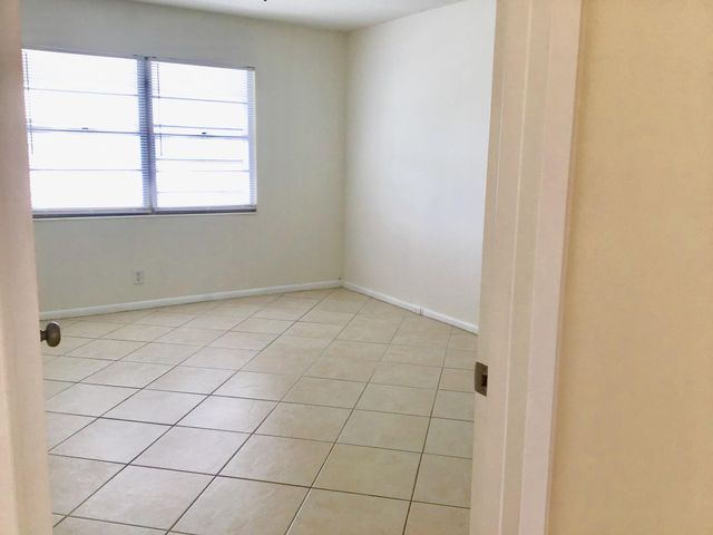 2035 Exeter B 2035, Boca Raton, FL 33434