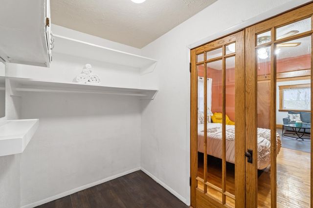 2411 E 9th Street, Des Moines, IA 50316