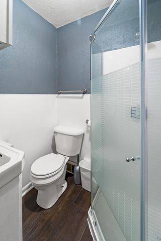 2411 E 9th Street, Des Moines, IA 50316