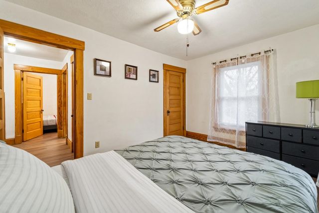 2411 E 9th Street, Des Moines, IA 50316