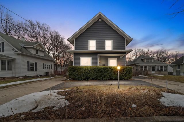 2411 E 9th Street, Des Moines, IA 50316