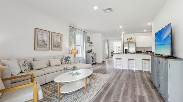 37045 KINGS CROWN DRIVE, Zephyrhills, FL 33541