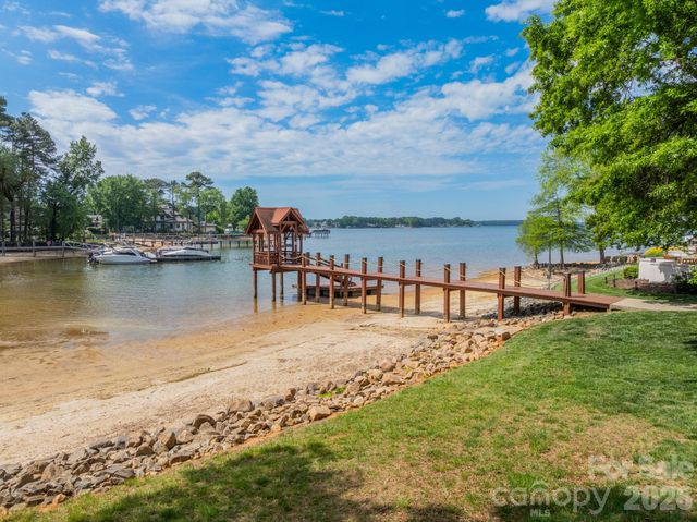 17919 Kings Point Drive C, Cornelius, NC 28031