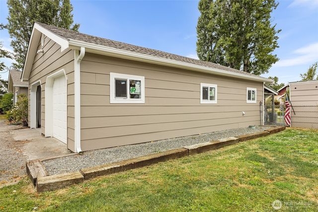 3409 104th Street E, Tacoma, WA 98446