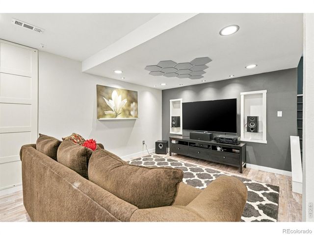 673 Crawford Circle, Longmont, CO 80504