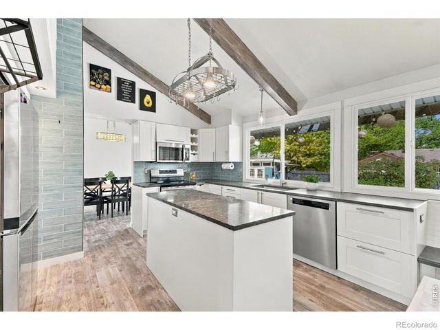 673 Crawford Circle, Longmont, CO 80504