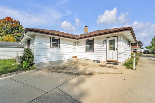 10419 W Fairmount AVENUE, Milwaukee, WI 53225