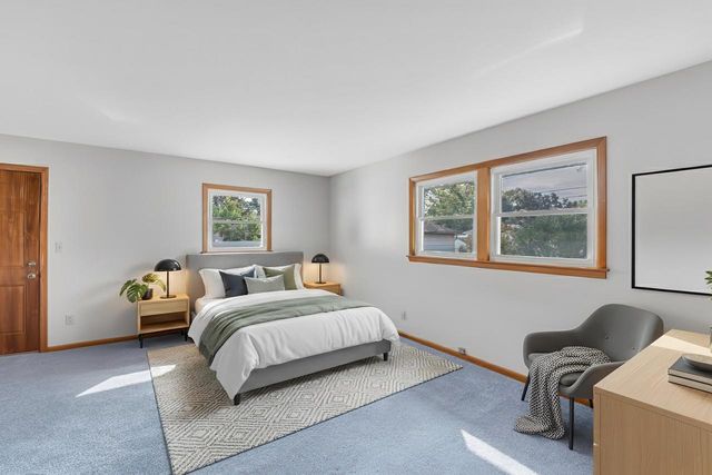 10419 W Fairmount AVENUE, Milwaukee, WI 53225