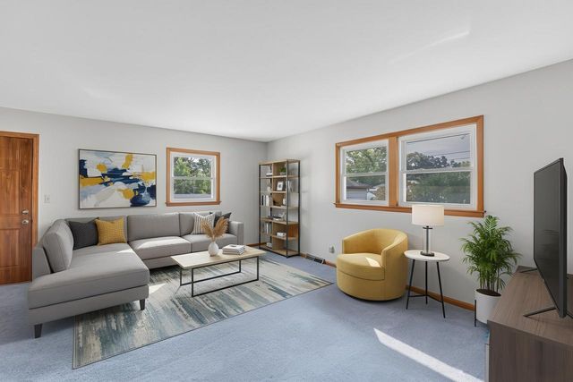 10419 W Fairmount AVENUE, Milwaukee, WI 53225