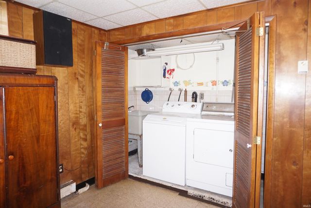 552 Calhoun Street, Mishawaka, IN 46545
