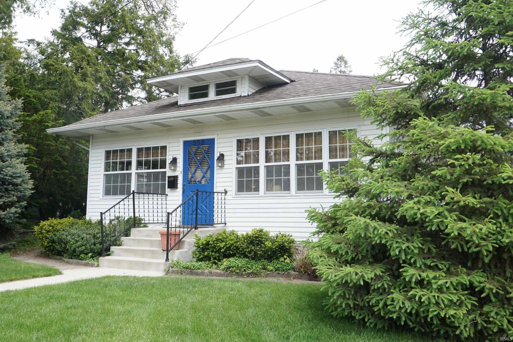 552 Calhoun Street, Mishawaka, IN 46545