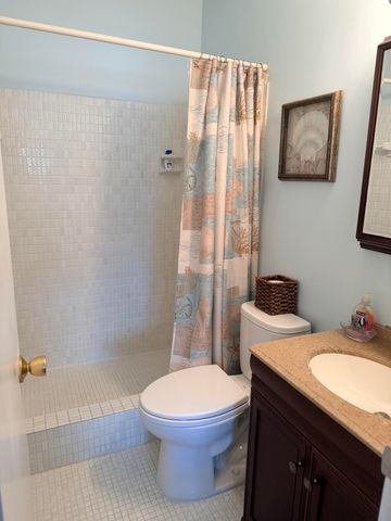 638 Snug Harbor Drive E12, Boynton Beach, FL 33435