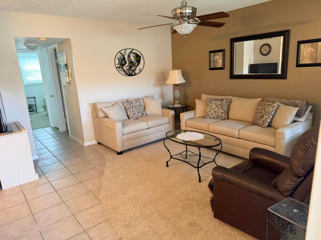 638 Snug Harbor Drive E12, Boynton Beach, FL 33435