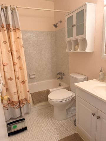 638 Snug Harbor Drive E12, Boynton Beach, FL 33435