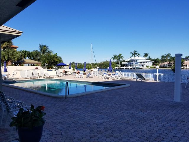 638 Snug Harbor Drive E12, Boynton Beach, FL 33435