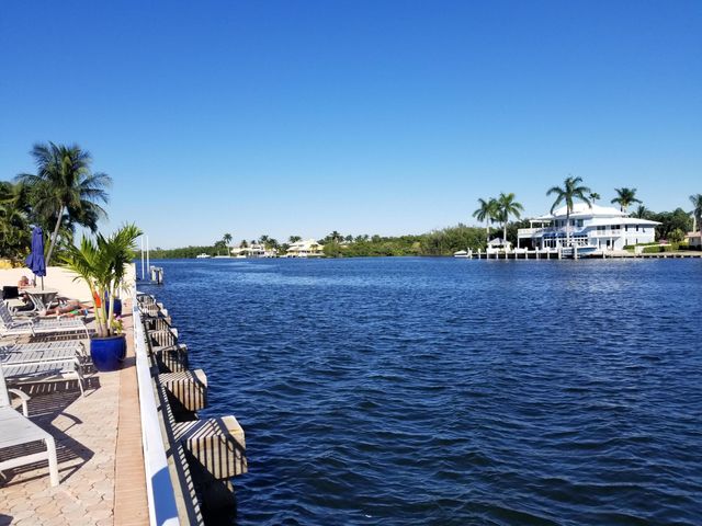 638 Snug Harbor Drive E12, Boynton Beach, FL 33435