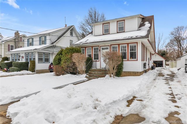 14 Denton Court, Rockville Centre, NY 11570