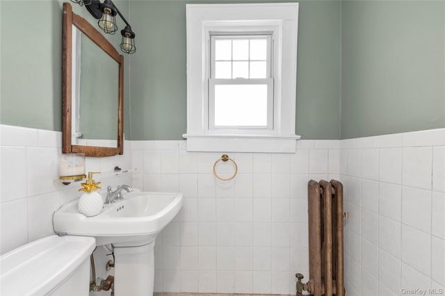 14 Denton Court, Rockville Centre, NY 11570