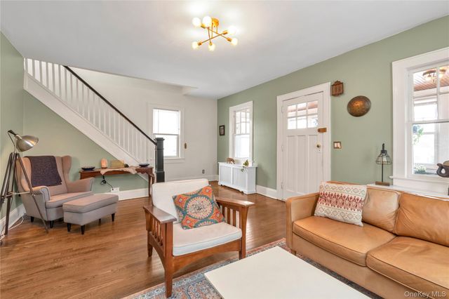 14 Denton Court, Rockville Centre, NY 11570