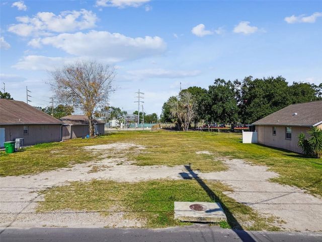 3337 W WOODLAWN AVENUE, Tampa, FL 33607