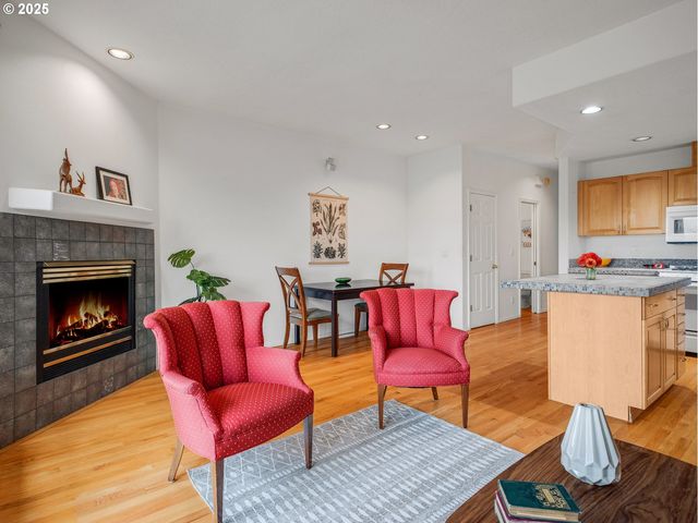 8310 N EDISON St, Portland, OR 97203