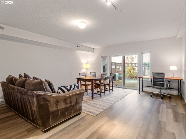 8310 N EDISON St, Portland, OR 97203