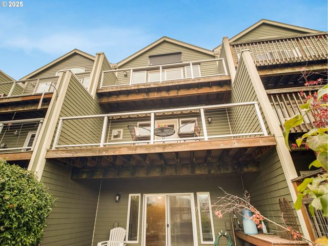 8310 N EDISON St, Portland, OR 97203