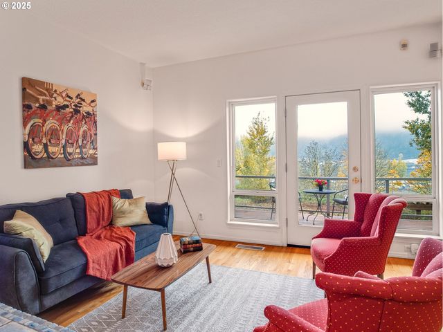 8310 N EDISON St, Portland, OR 97203