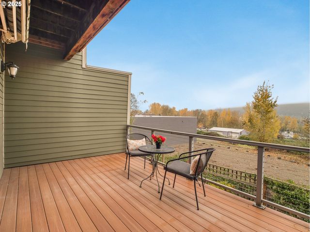 8310 N EDISON St, Portland, OR 97203