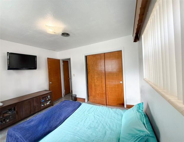 341 NE 164th Street, Miami, FL 33162