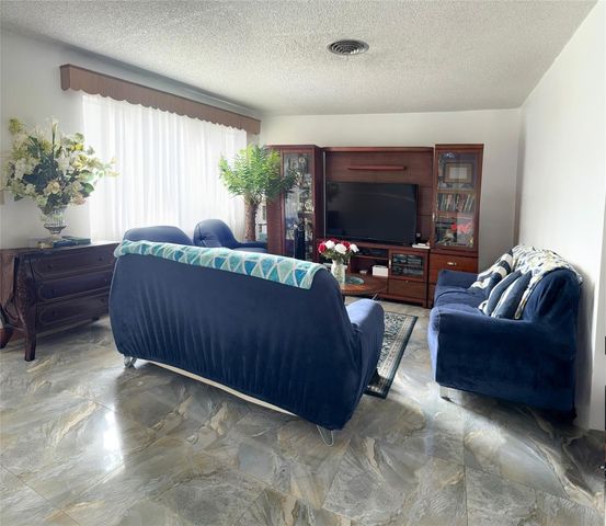 341 NE 164th Street, Miami, FL 33162