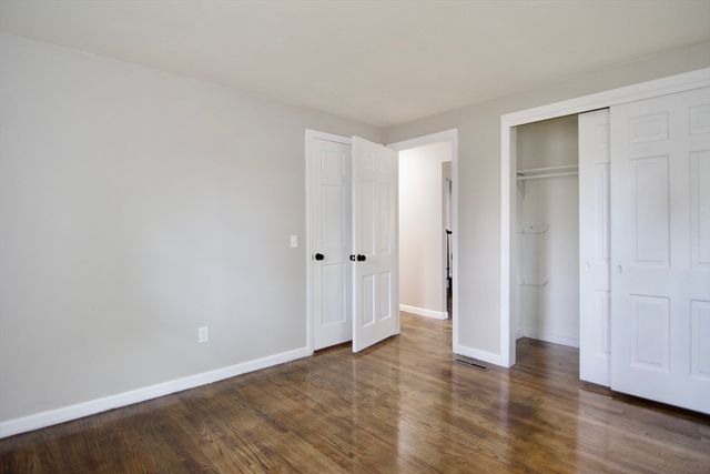 68 Sunrise Ter, Springfield, MA 01119