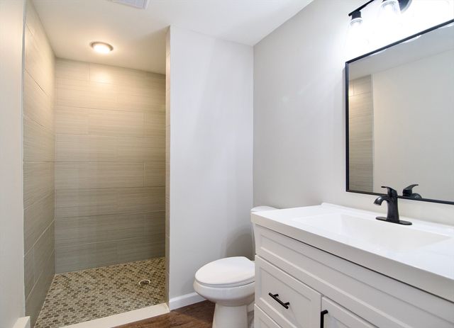 68 Sunrise Ter, Springfield, MA 01119