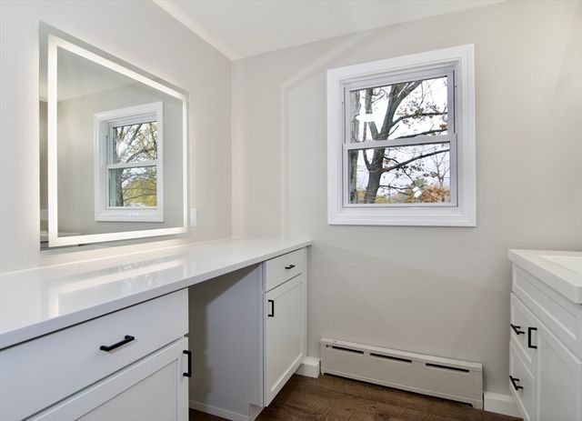 68 Sunrise Ter, Springfield, MA 01119