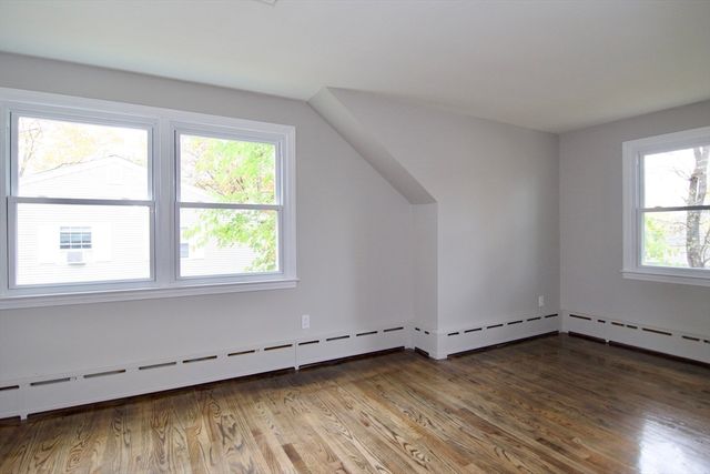 68 Sunrise Ter, Springfield, MA 01119