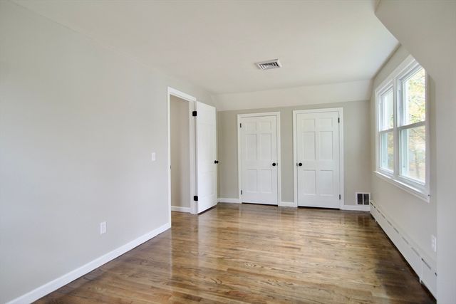 68 Sunrise Ter, Springfield, MA 01119